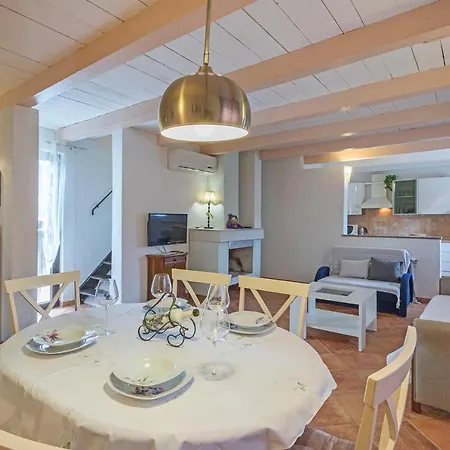 Karina Tar * Tar-Vabriga