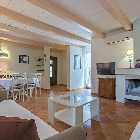 Karina Tar * Tar-Vabriga