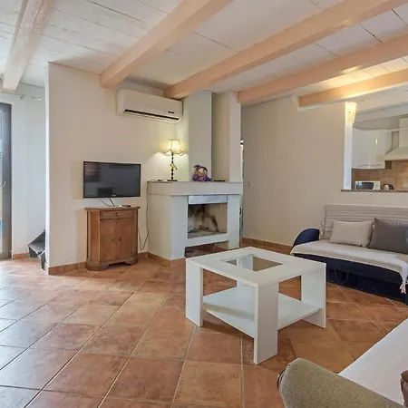 Karina Tar Tar-Vabriga