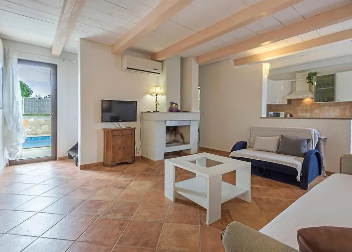 Karina Tar Tar-Vabriga