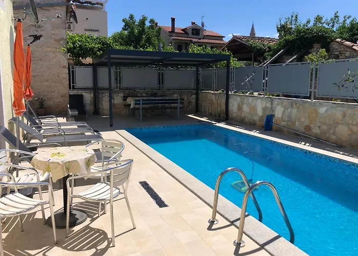 Karina Tar Villa Tar-Vabriga